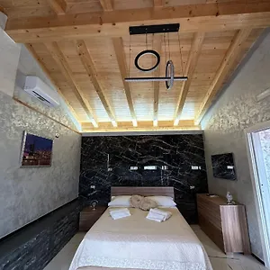 https://testa-house.taorminaitalyhotels.com